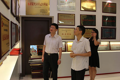 共青團福建省委副書(shū)記陳濤一行蒞臨虹潤開(kāi)展調研