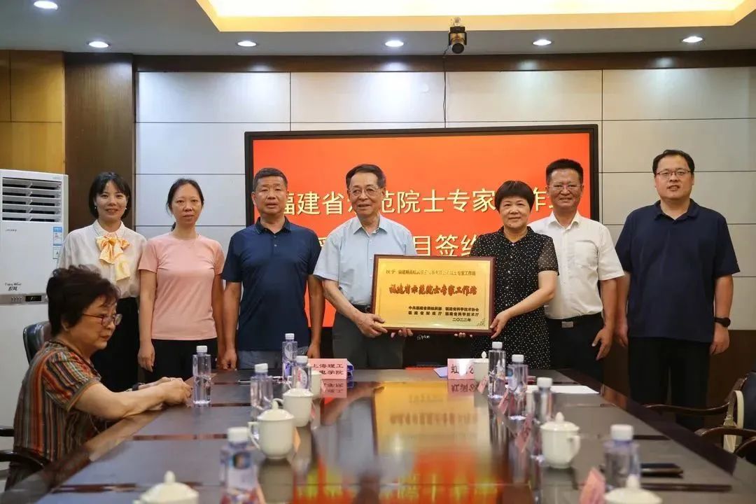 虹潤院士專(zhuān)家工作站10年輝煌——莊松林院士再次為“示范院士專(zhuān)家工作站”揭牌